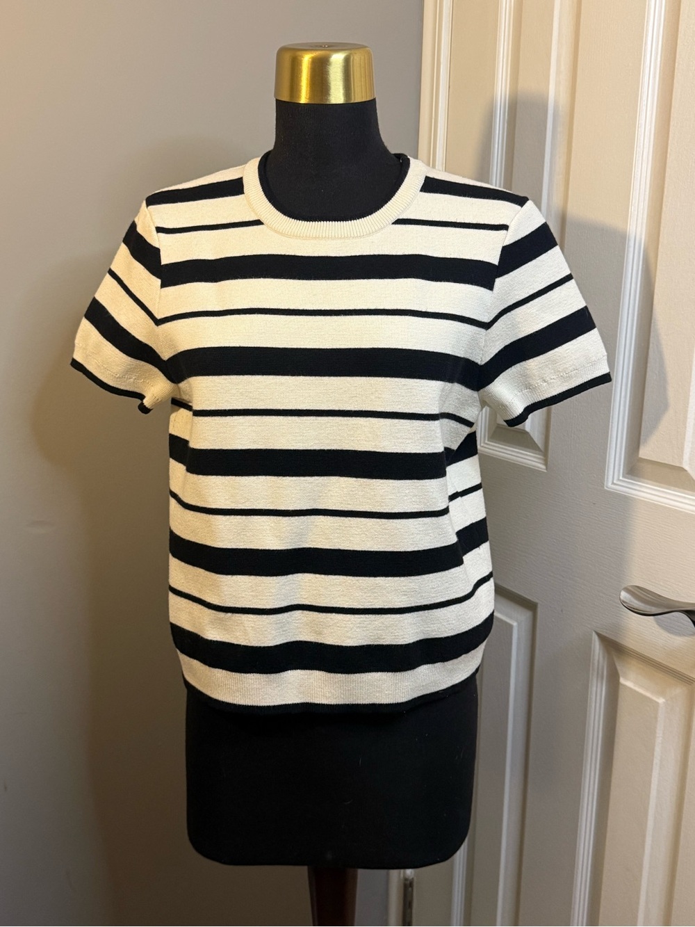 English Factory Women’s Black White Striped Knit Sweater Top Short Sleeve Size L